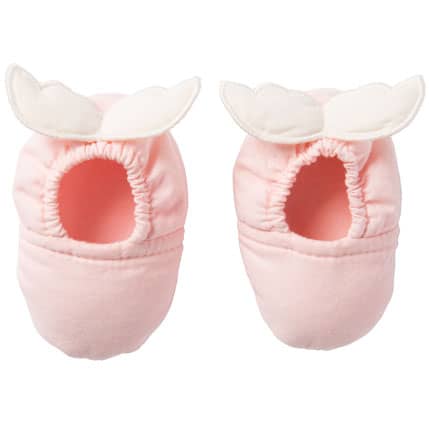 Chaussons bébé tout doux avec ailes d'ange couleur blush et écru, vendu par Rêves de fil.